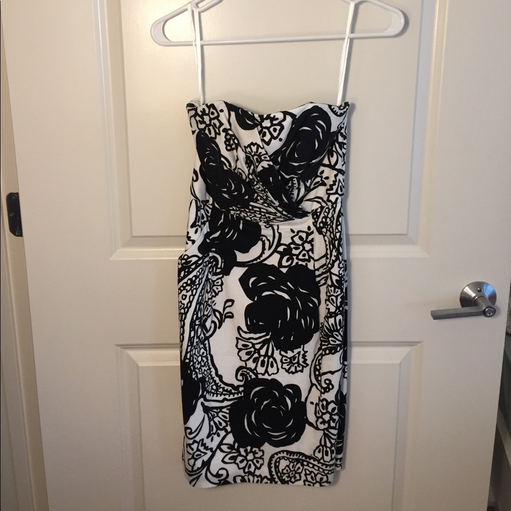 Whitehouse Black Market dress
