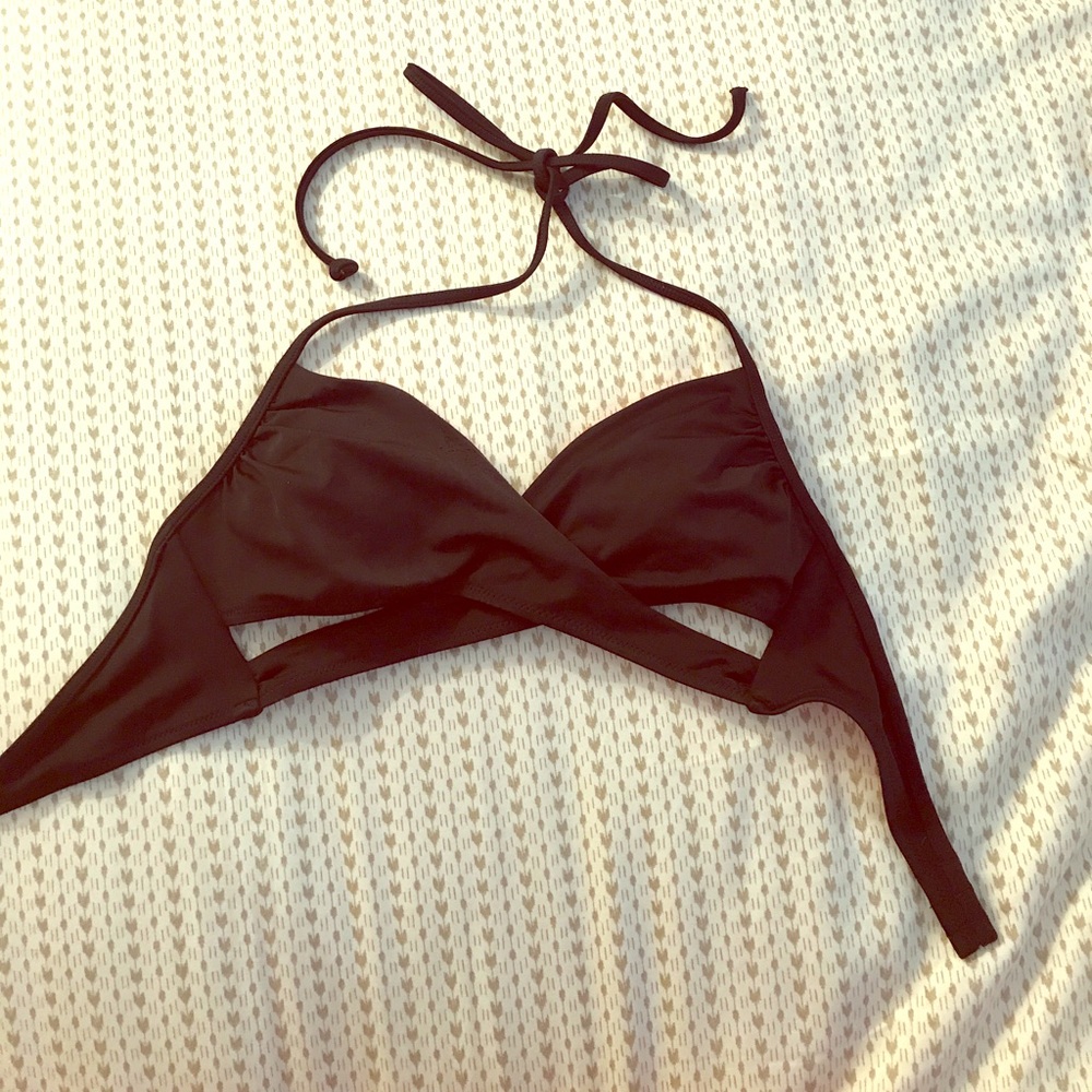 ✨SALE✨Victoria's Secret Pink🌸crossover bikini top