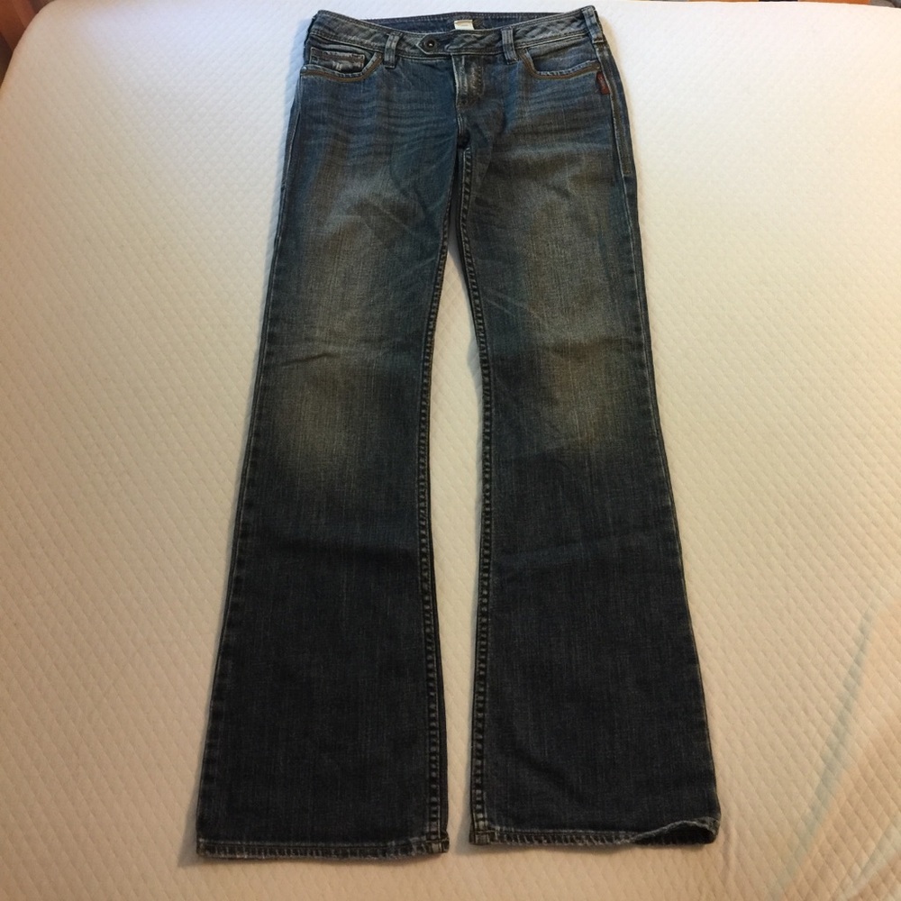Silver Jeans Aiko Boot Cut. Size: 28