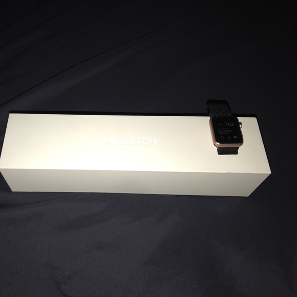 Series 1 Apple Watch With Original Packaging 💋