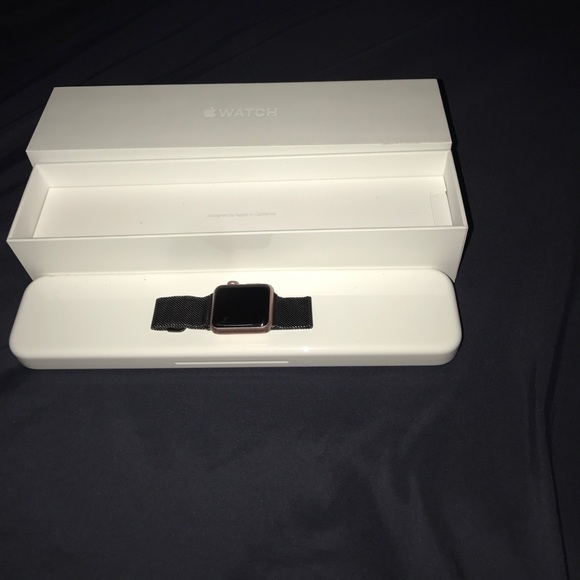 Series 1 Apple Watch With Original Packaging 💋