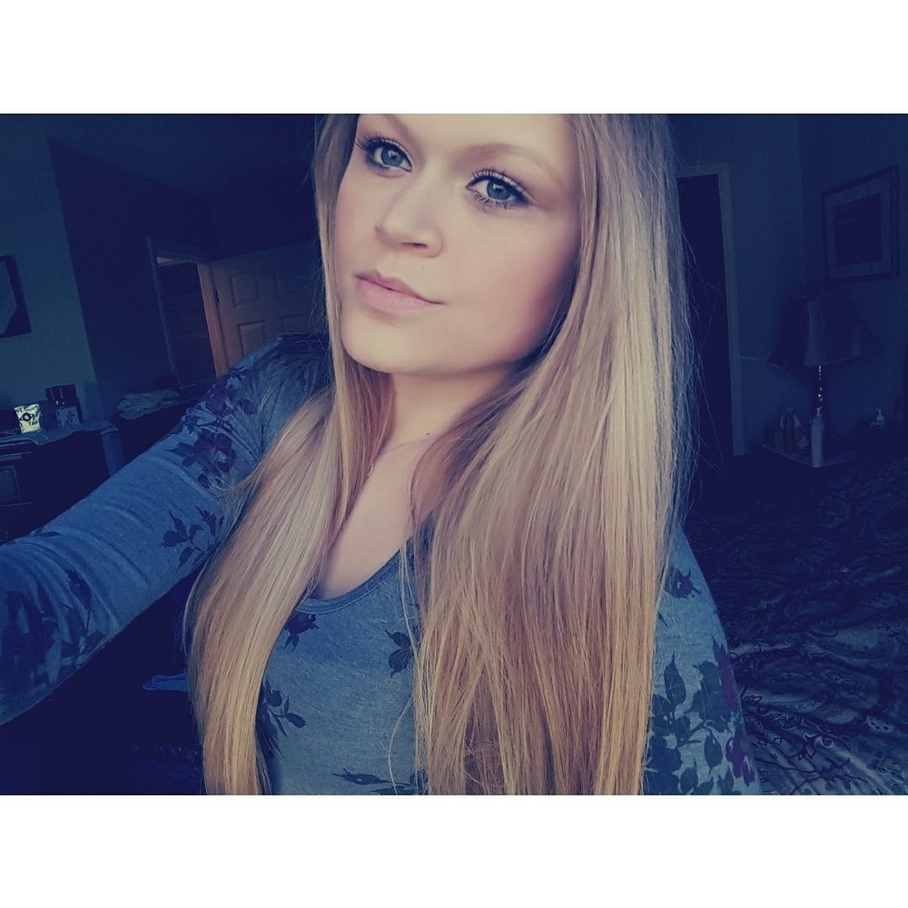 Meet your Posher, Holly