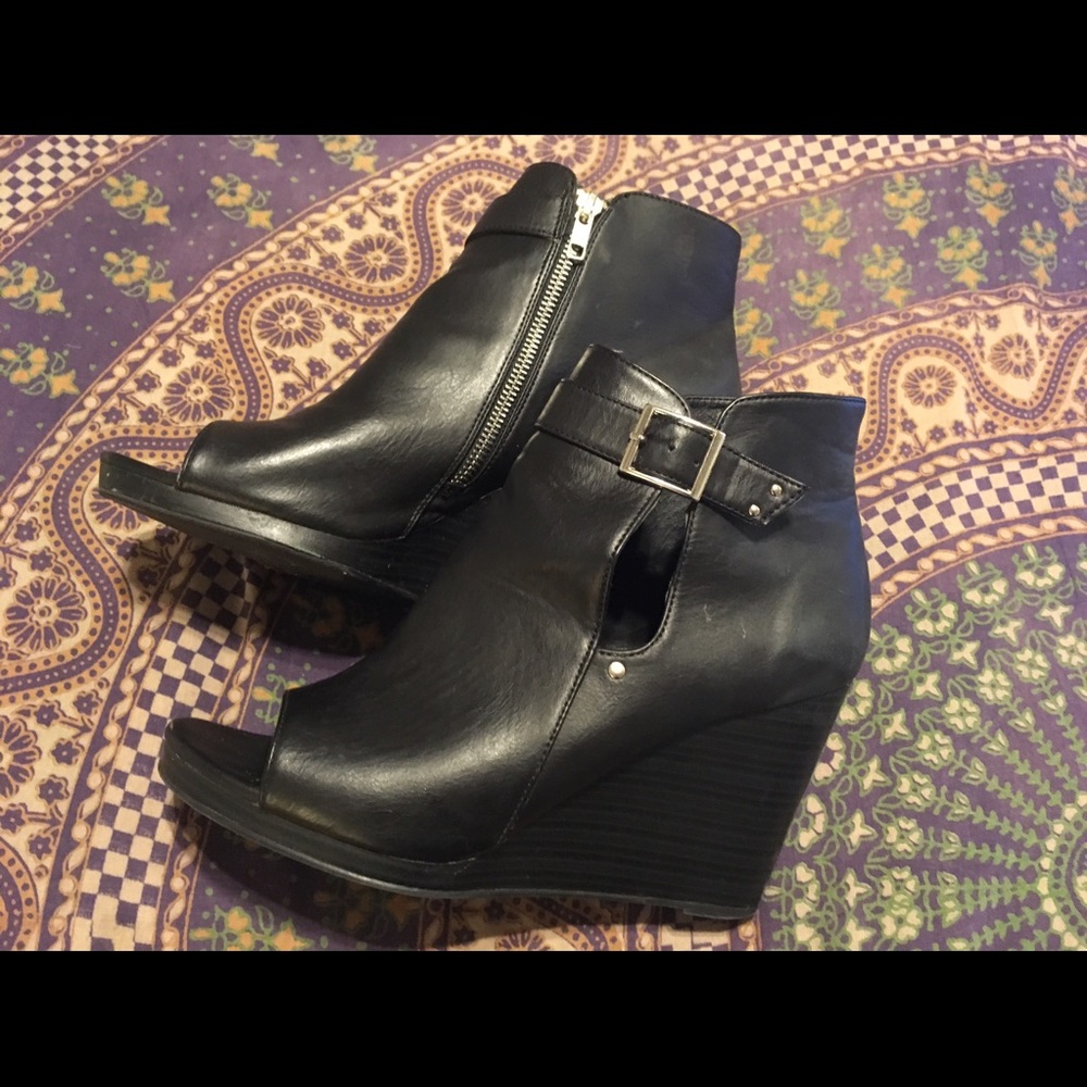 Torrid peep toe wedges (goth, punk, grunge)