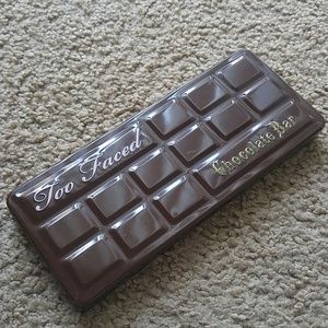 Too faced chocolate bar