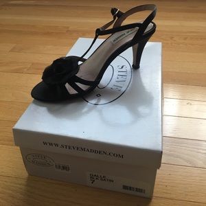 Steve Madden Galle Black Satin shoe size 7