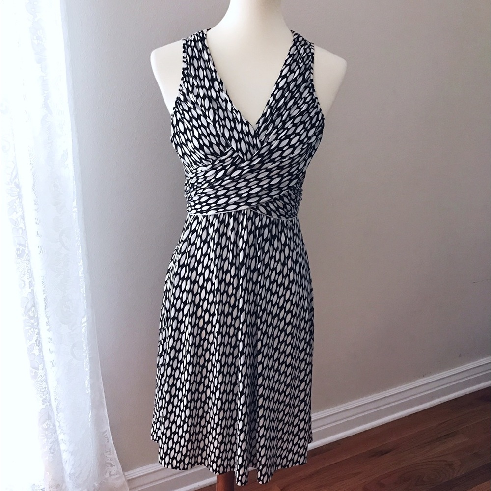 BANANA REPUBLIC Black and Cream Print Wrap Dress