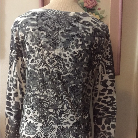 Long sleeve tee: 🚫SOLD🚫 - Picture 2 of 4