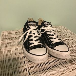 Black Converse Allstars size 8.5