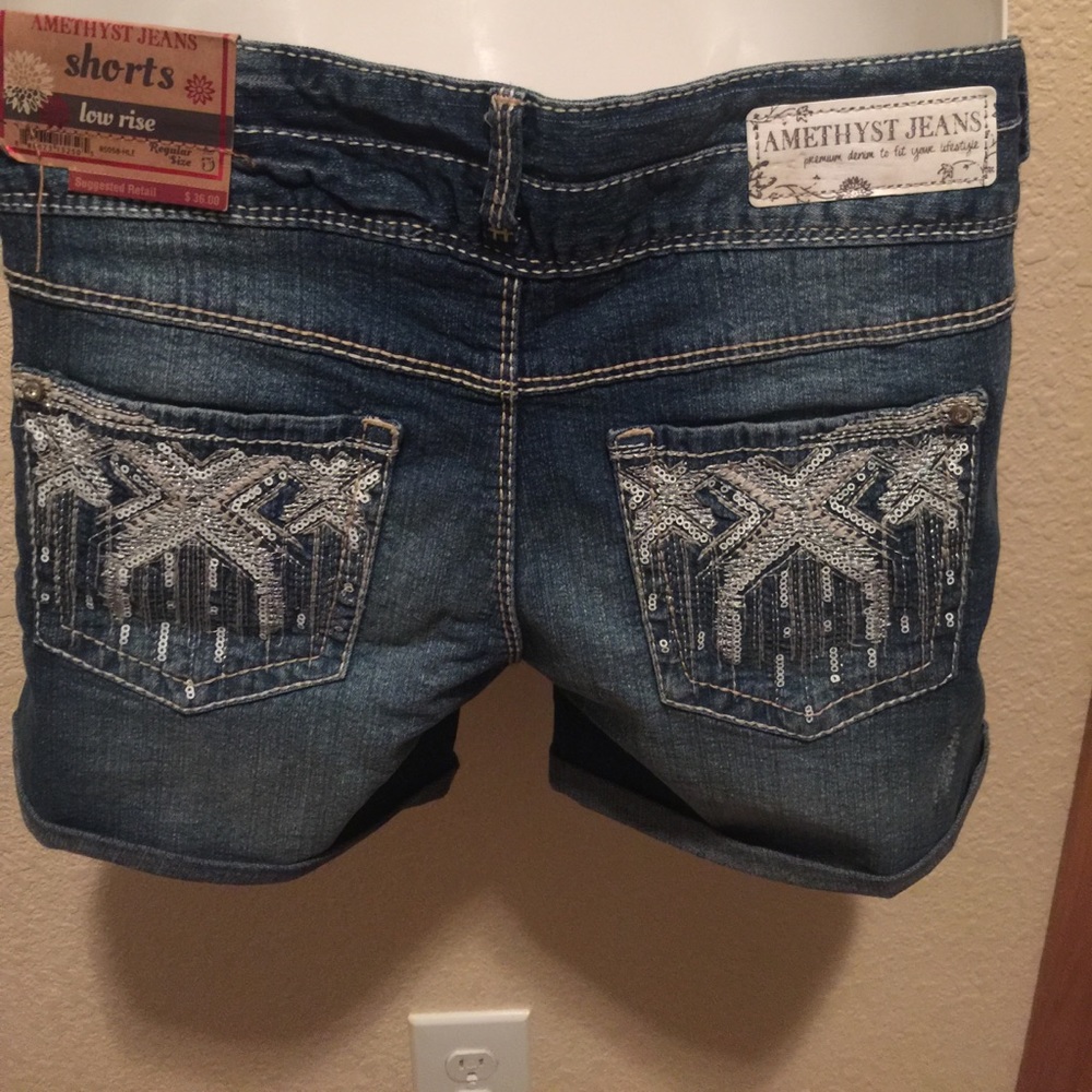 Shorts - Picture 4 of 4