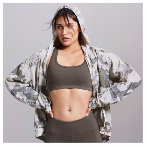 🍃💕Hard Tail Forever Zip Front Camo Yoga Hoodie - Picture 2 of 8