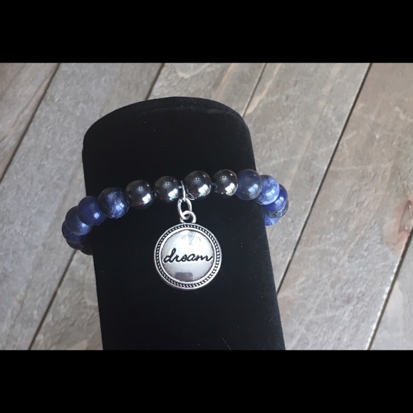 Gemstone Diffuser Bracelet for Insomnia - Picture 3 of 4