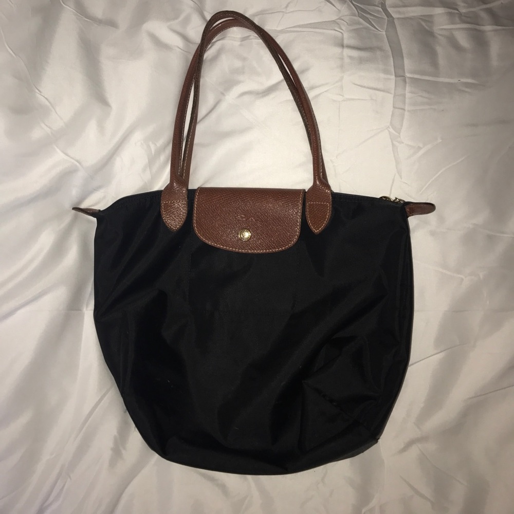 Barley used small black longchamp bag
