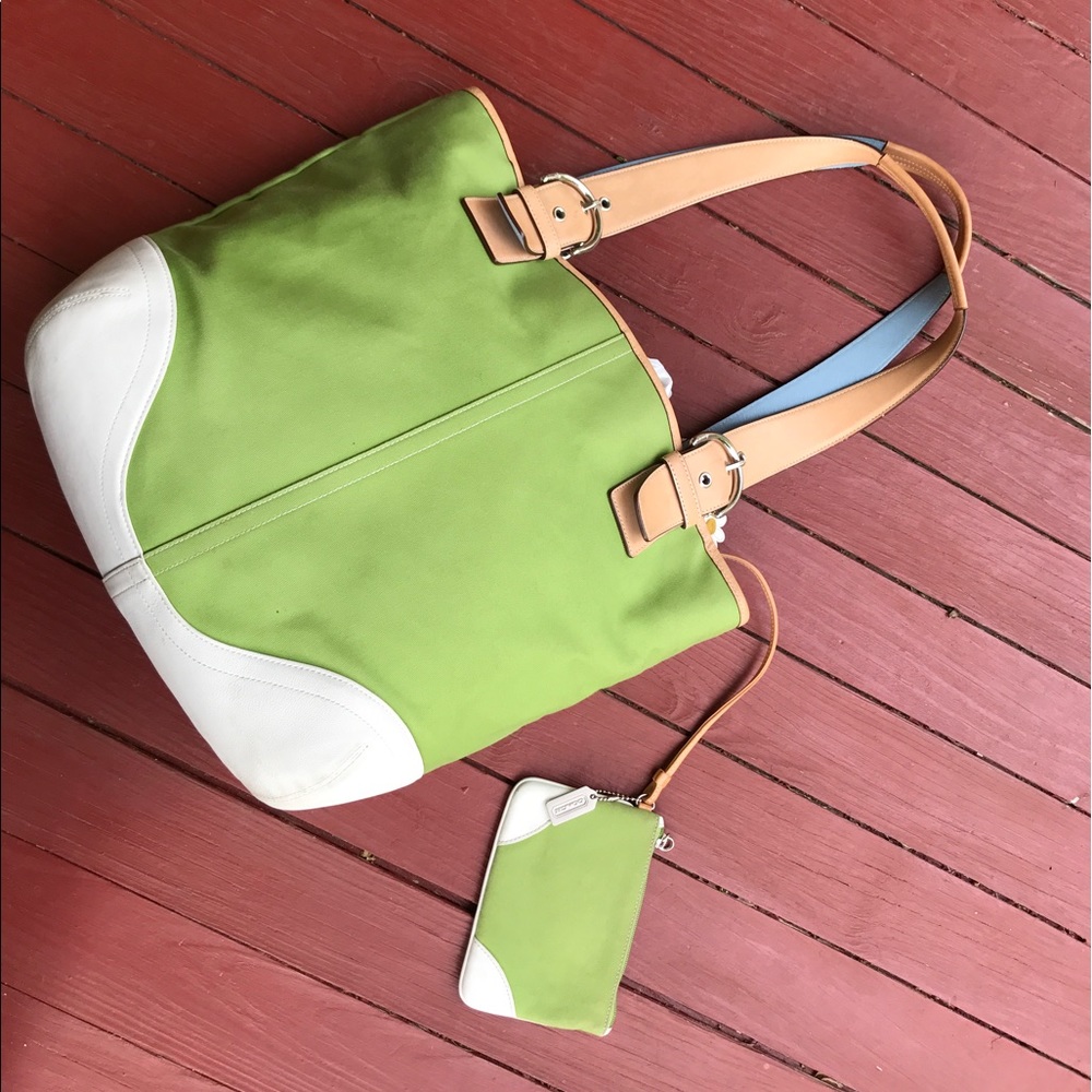 Coach SoHo Hampton Daisy Purse