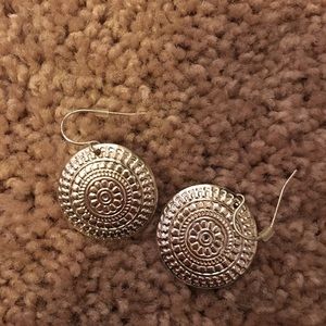 Lightweight earrings