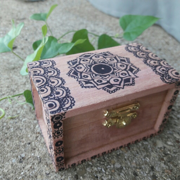 SALE. Henna Design Jewelry Box - Picture 3 of 4