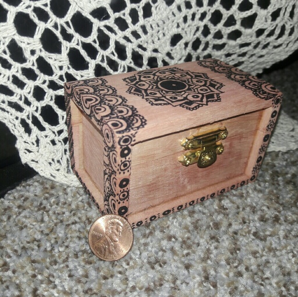 SALE. Henna Design Jewelry Box - Picture 4 of 4