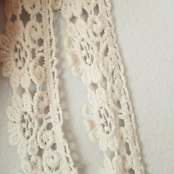 Lace sleeves - Picture 2 of 3