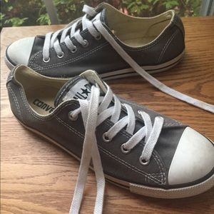 Converse- size 7