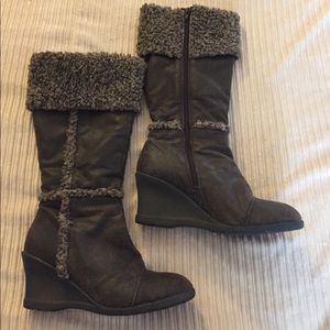 Women's tall brown boots, fuzzy, size 9, Mosso