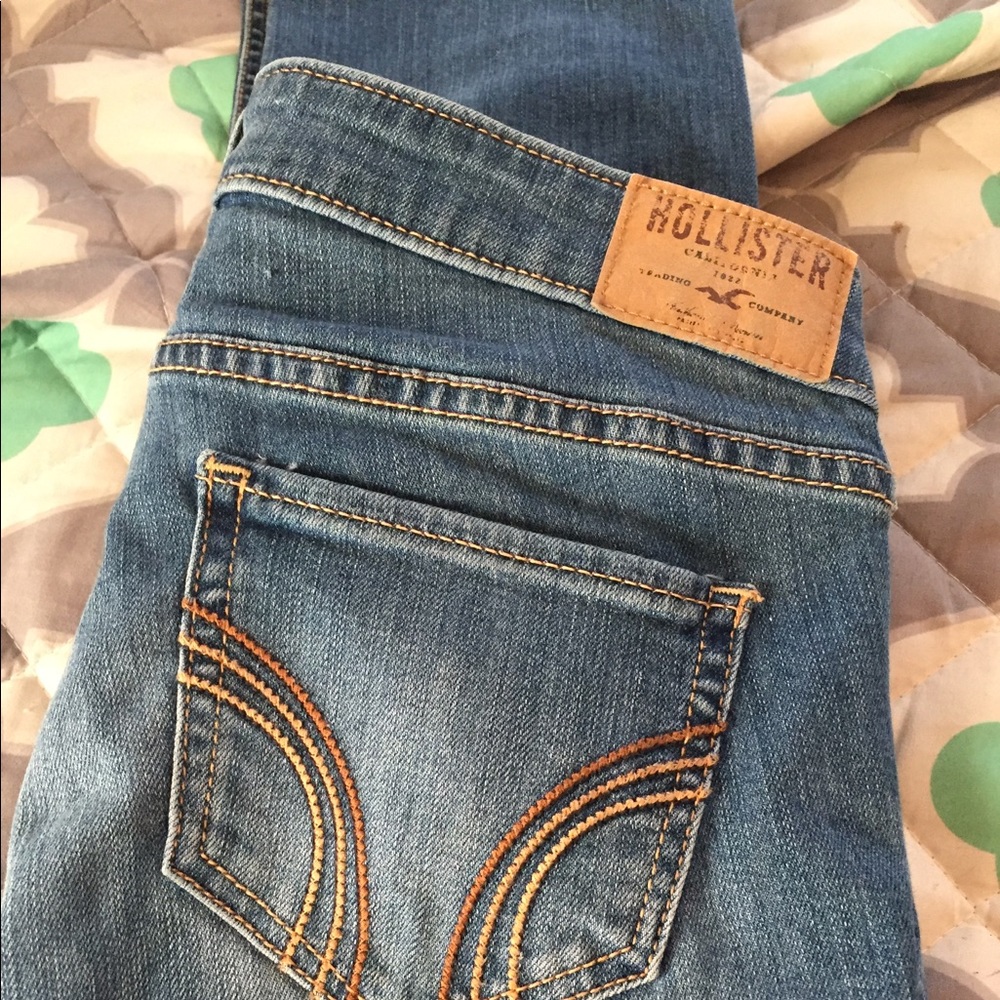 Hollister jeans size 5SHORT