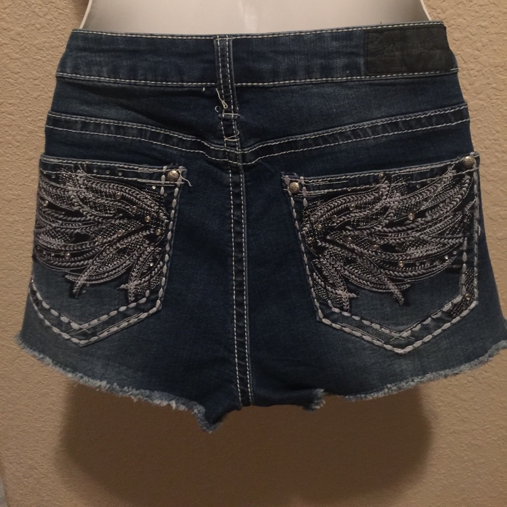 Shorts - Picture 3 of 3