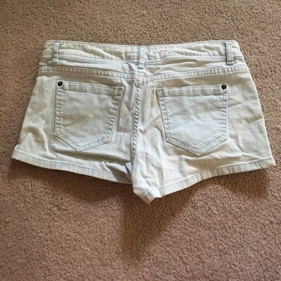 Light Wash Jean Shorts size 25 (US) - Picture 3 of 4