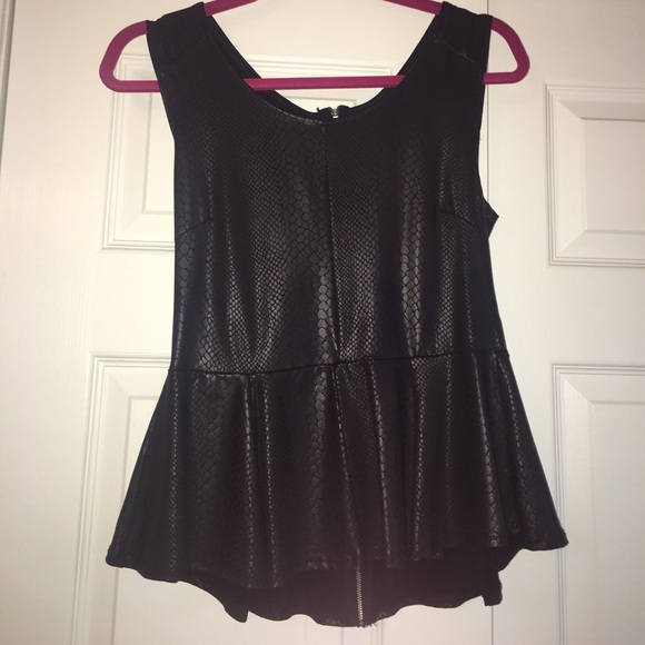 Snakeskin peplum top - Picture 2 of 5