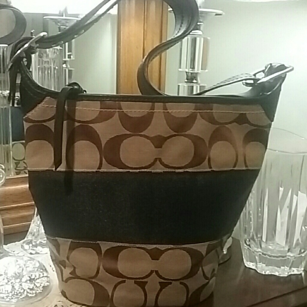 Authentic coach cross body