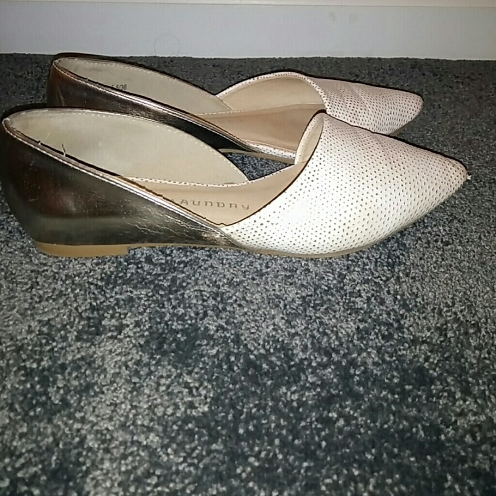 * DONATED * Flats - Picture 3 of 5