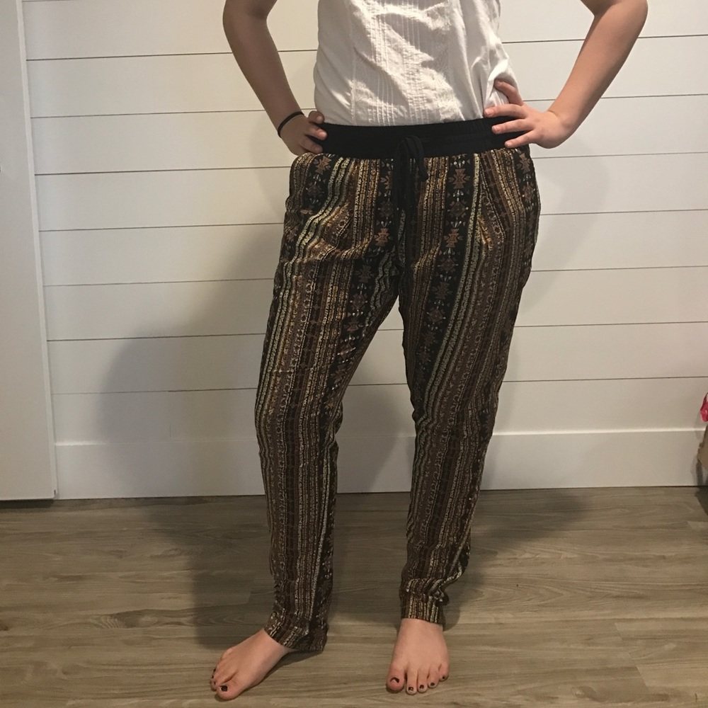 Brown/cream/black patterned pants