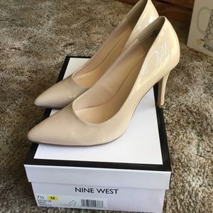 Nine Wear Nude Pumps 7.5