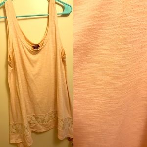 Torrid tank w/ lace accent