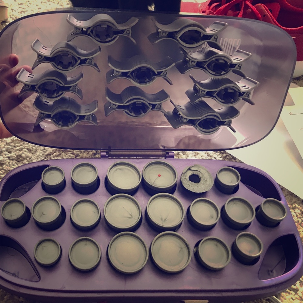 Hot Shot Tools {Hair velvet rollers 20piece}