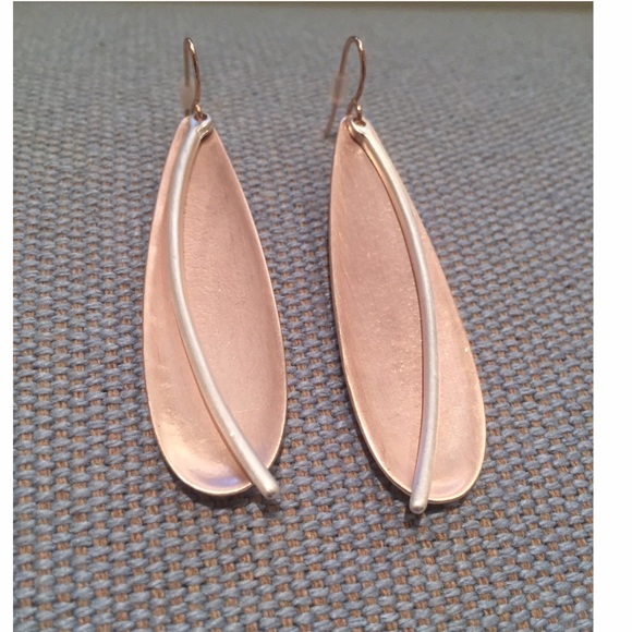 🚫SOLD Rose Gold Blush Tone Teardrop Earrings - Picture 5 of 8