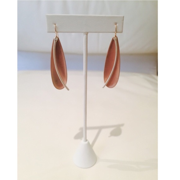 🚫SOLD Rose Gold Blush Tone Teardrop Earrings - Picture 8 of 8