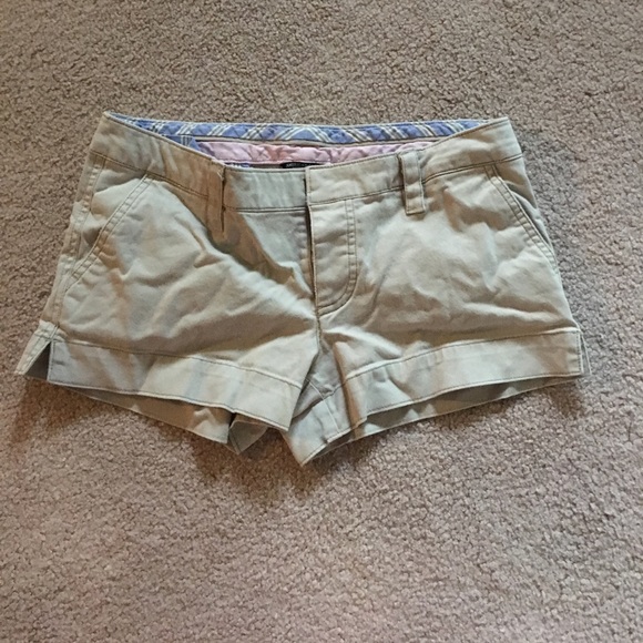 American Eagle sz2 khaki shorts. Only worn once! - Picture 1 of 4