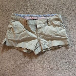 American Eagle sz2 khaki shorts. Only worn once!