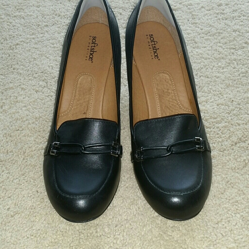 Soft shoe pumps.  Size 11