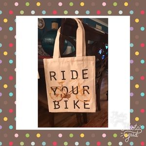 Canvas 2 handle tote! Cute!! #summer #beach ❤️