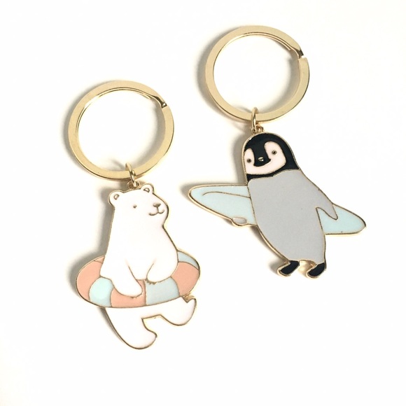 Enamel Bear Keychain - Picture 3 of 3