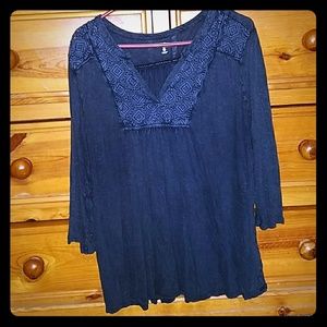 Plus size women's 3/4 sleeve top