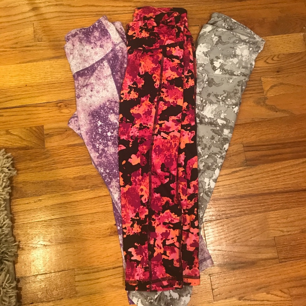 DEAL 3 pairs of printed workout pants old navy