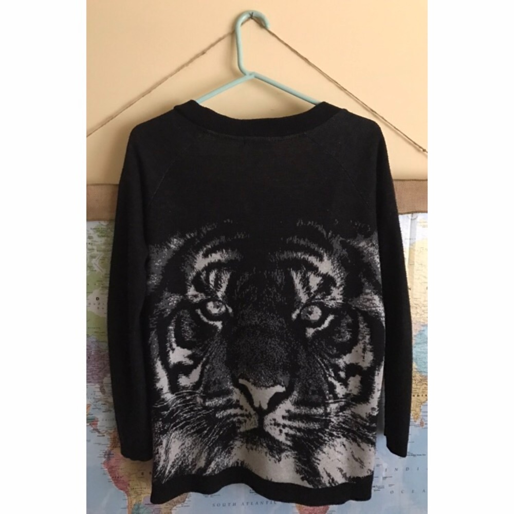 Black cardigan w/ white tiger face 🐅