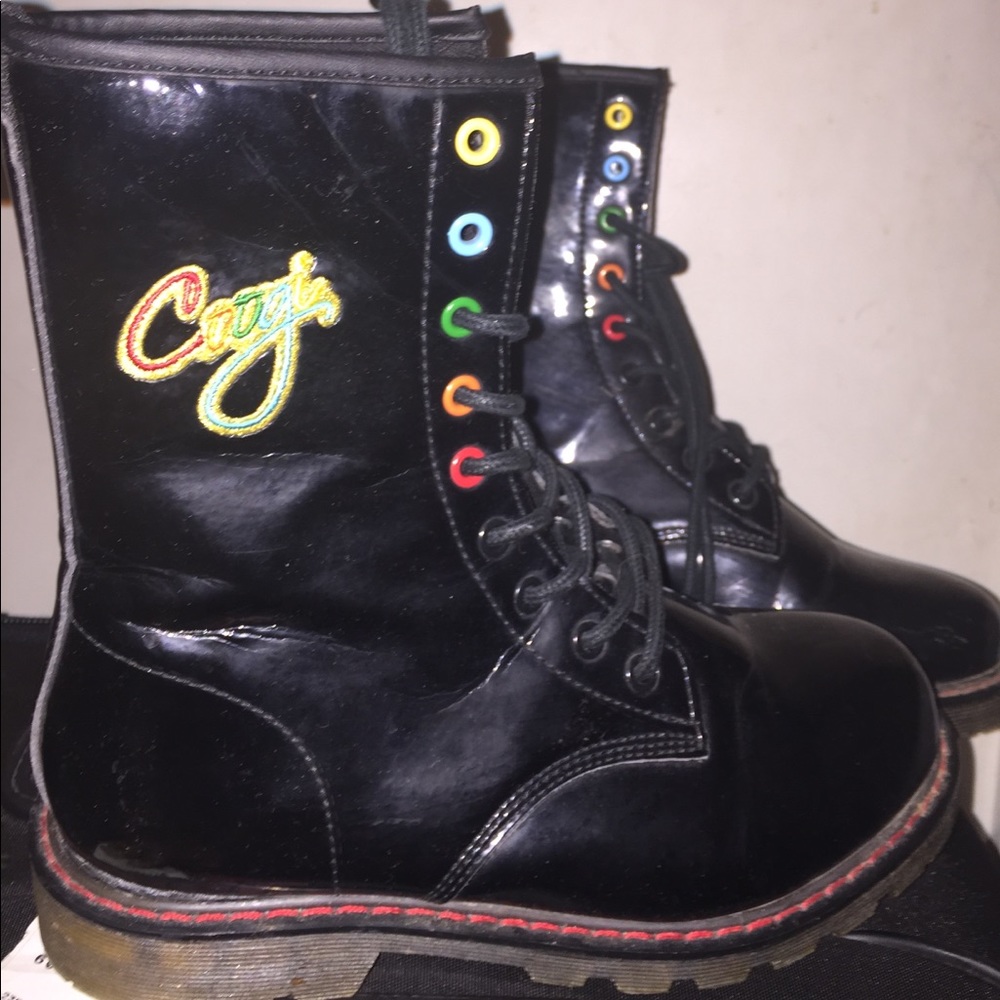 Black coogi boots