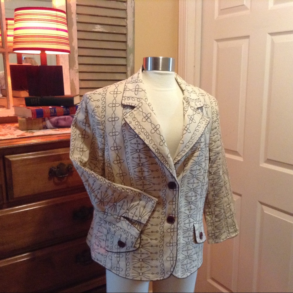 Jones wear Linen embroidered jacket. Size 16