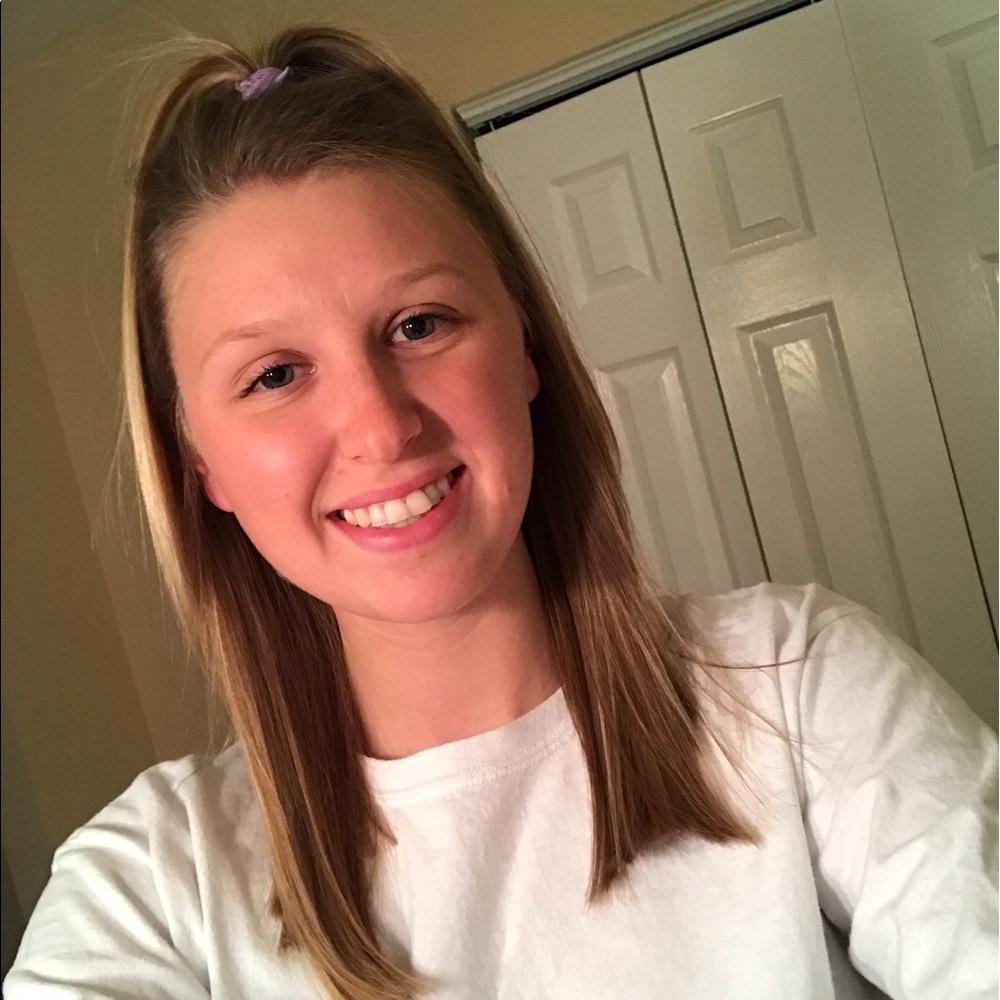 Meet your Posher, Emily