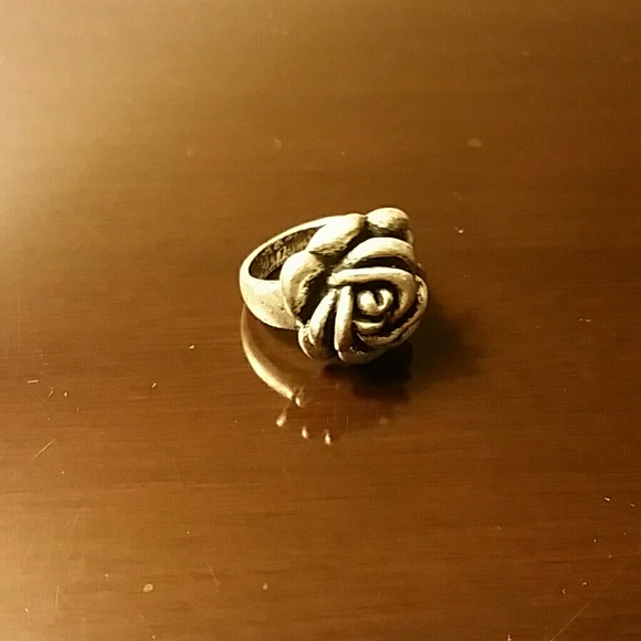 Rose ring - Picture 3 of 5