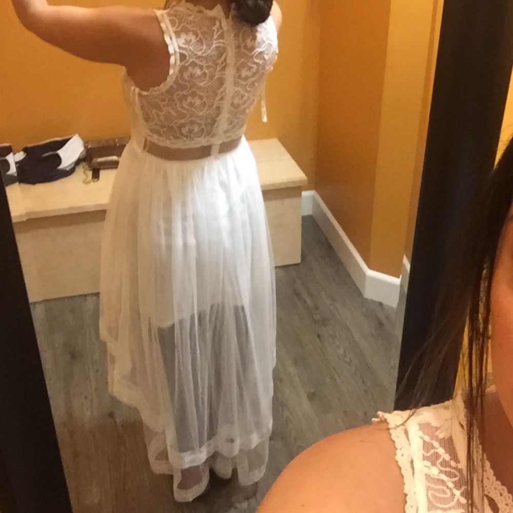 NWT White Dress  FITS LIKE M