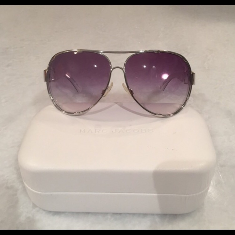 MARC JACOBS SUNGLASSES 😎