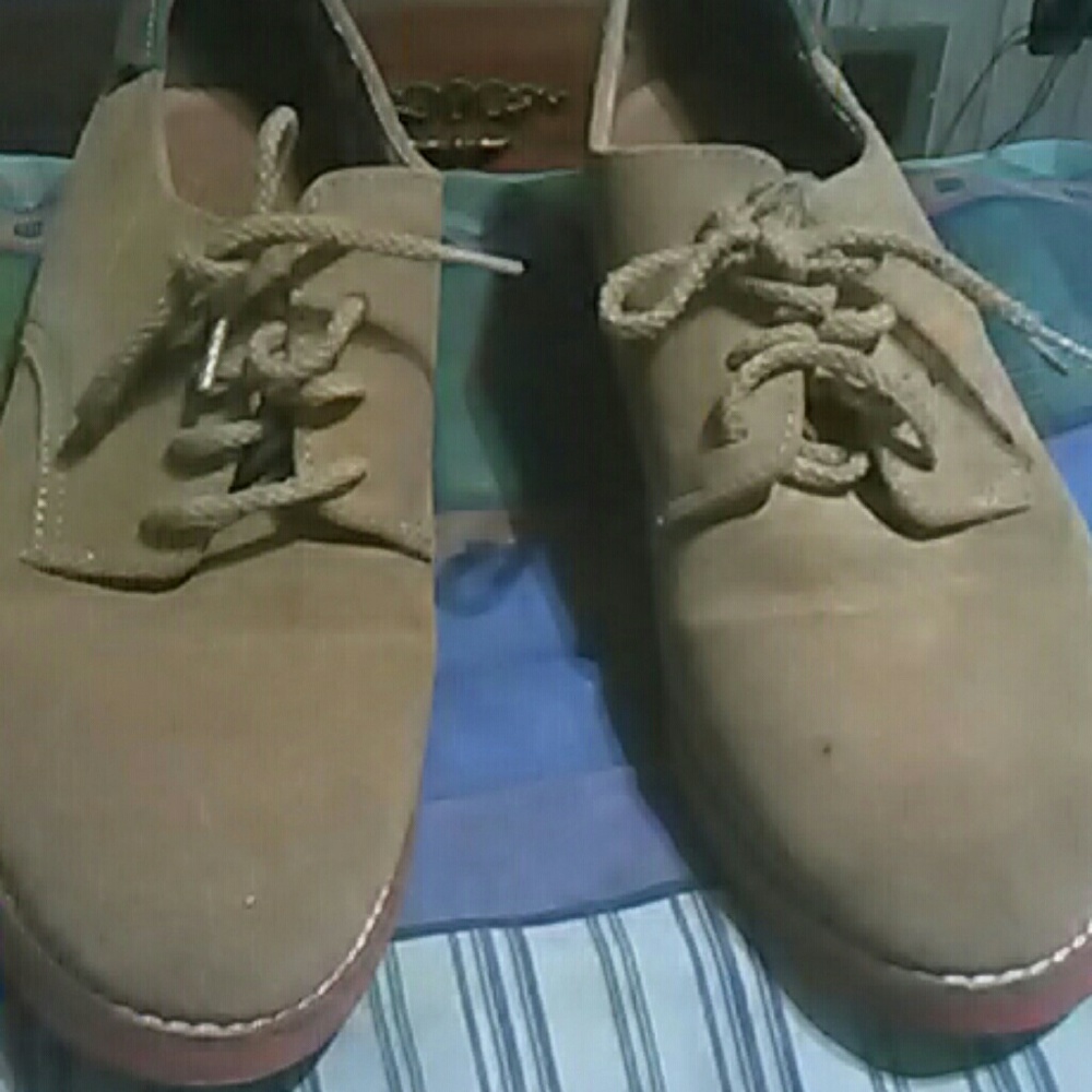 Shoes - Picture 2 of 6